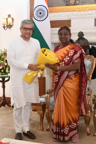 Vaishnaw Wishes President Murmu on Her Birthday