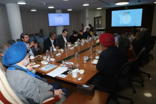 क्या वैली ऑफ वर्ड्स के 10वें वर्ष का आगाज हरदीप सिंह पुरी ने 'दशम' पोर्टल को लॉन्च करके किया?