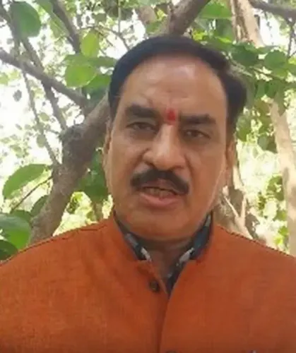 वाराणसी गंगा इफ्तार पर विनोद बंसल की कड़ी प्रतिक्रिया, कहा- हिंदू आस्था का अपमान बर्दाश्त नहीं