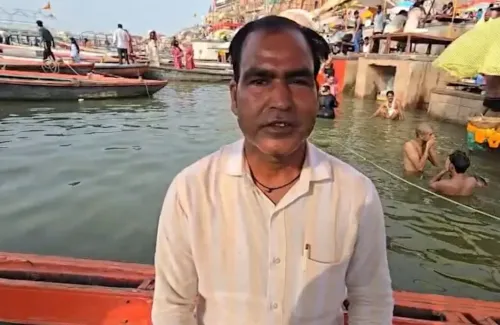 वाराणसी में गंगा का जलस्तर दो दिनों में डेढ़ मीटर बढ़ा, नाविकों और घाट व्यापारियों की आजीविका पर संकट