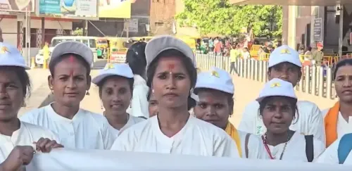 डिब्रूगढ़ की चाय बागान की महिलाओं का भावनात्मक सफर वाराणसी और अयोध्या