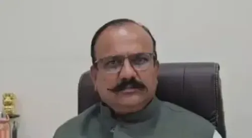 क्या देवेंद्र फडणवीस सच में 'गजनी' हैं?