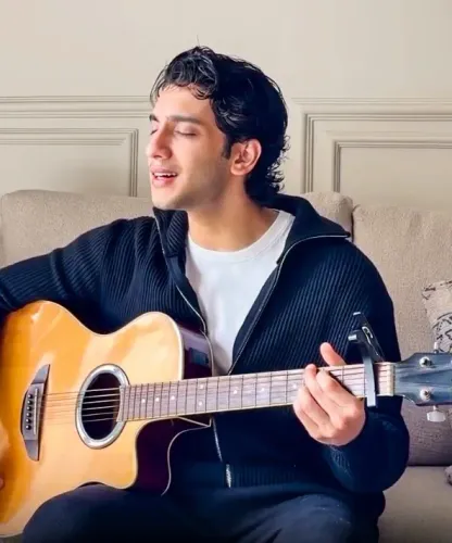 Did Vedang Raina Just Impress Us with His Rendition of 'Jashn-E-Bahaaraa' from Jodhaa Akbar?