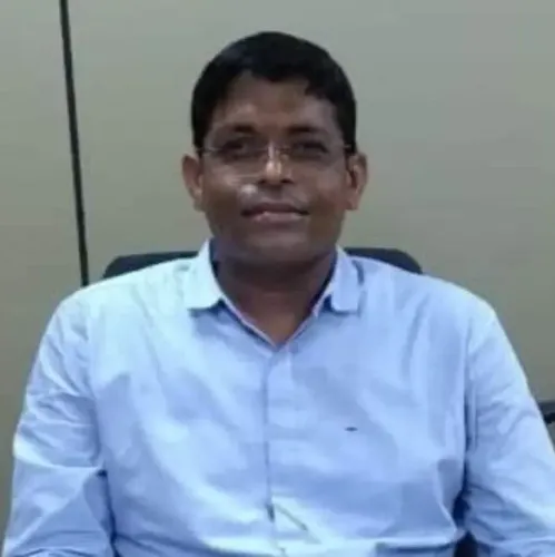 Why was a veterinary surgeon suspended over alleged cow slaughter in Bhopal?