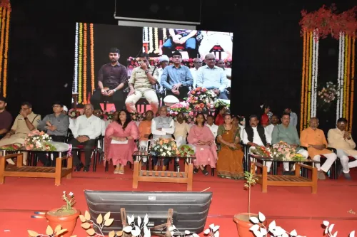 What Impact Does the 'Vibrant Gujarat, Vibrant Patan' Summit Have on Local Industry?