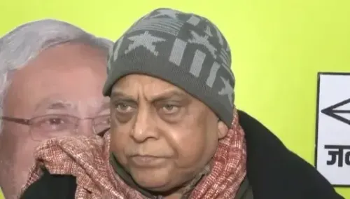 क्या विदेश यात्रा करना राहुल गांधी का अपराध है?