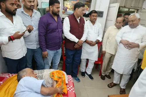 बिहार विधान परिषद चुनाव से पहले नीतीश कुमार सक्रिय, NDA प्रत्याशी नीरज कुमार से मिले