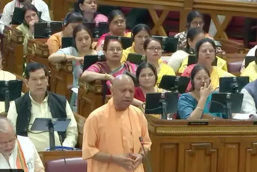 योगी आदित्यनाथ का सपा-कांग्रेस पर हमला: महिला आरक्षण पर 'दोहरे रवैये' को बताया गिरगिट जैसा