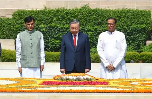वियतनाम के राष्ट्रपति टो लाम ने राजघाट पर महात्मा गांधी को पुष्पांजलि अर्पित की, भारत-वियतनाम साझेदारी के 10 वर्ष पूरे
