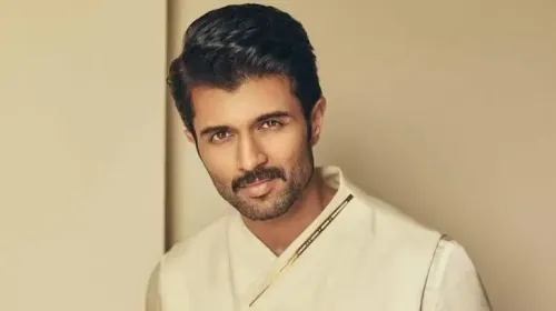 Vijay Deverakonda Gives Heartfelt Greeting to Coldplay’s Chris Martin