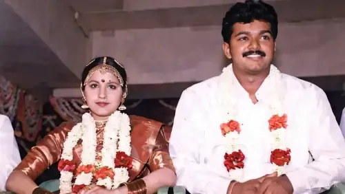 सुपरस्टार विजय की पत्नी संगीता ने तलाक याचिका दायर, एक्स्ट्रा मैरिटल संबंधों का आरोप