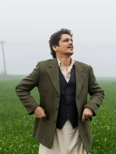 Did Vijay Varma Just Receive the Most Surreal Gift from Gulzar?