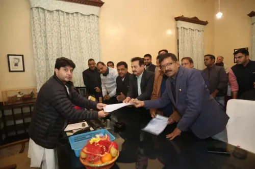 क्या विकास और व्यापार एक-दूसरे के पूरक हैं? : केंद्रीय मंत्री सिंधिया