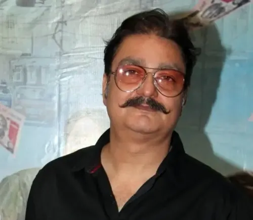 Why Vinay Pathak Completely Trusts Rajat Kapoor's Direction