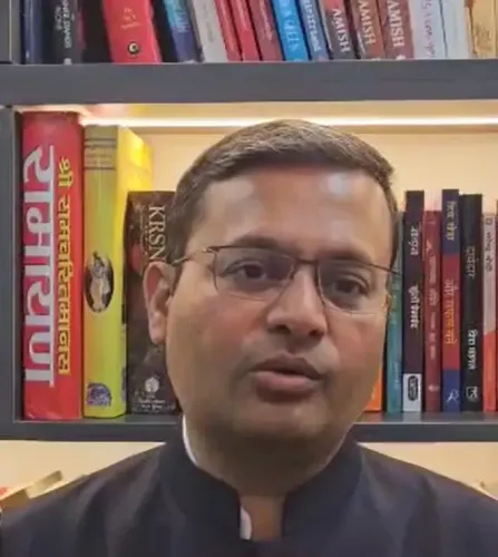 क्या विपक्ष का काम सिर्फ सबूत मांगना रह गया? : उज्जवल दीपक