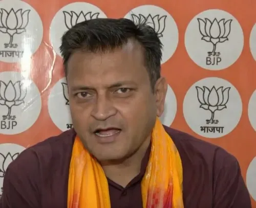 विपक्ष अब राजनीतिक भेड़िया बन चुका है, लूट की परंपरा से बाहर नहीं निकल रहा: अजय आलोक
