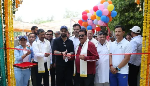 विराट कोहली ने राजकुमार शर्मा की अकादमी के नए ब्रांच का DPS आरके पुरम में उद्घाटन किया