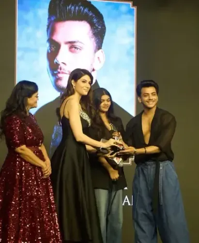 विशाल जेठवा के अभिनय ने जीता दिल, मिला 'ब्रेकआउट परफॉर्मेंस ऑफ द ईयर' का अवॉर्ड