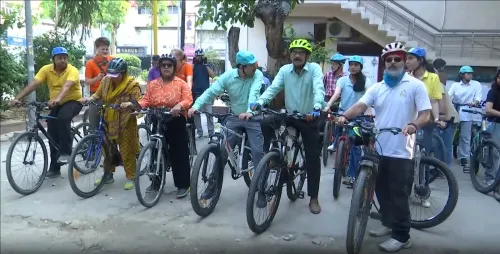 विश्व साइकिल दिवस 2026: दिल्ली के हौज खास में रैली, साइकिलिंग को लाइफस्टाइल बनाने की अपील