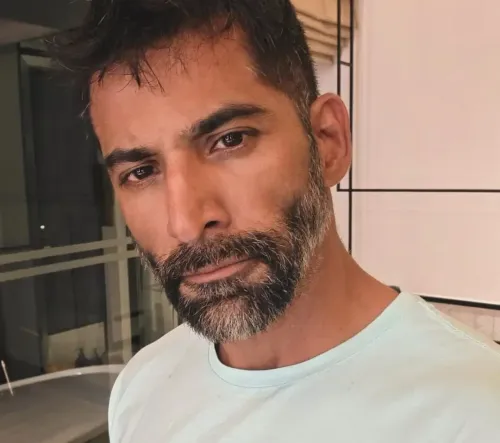 What Trick Did Vivan Bhathena Use for His Wrestling Scene with Aamir Khan in ‘Dangal’?