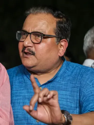 क्या वोटर लिस्ट से एक भी नाम कटना लोकतंत्र की हत्या के समान है? : राजद सांसद मनोज झा