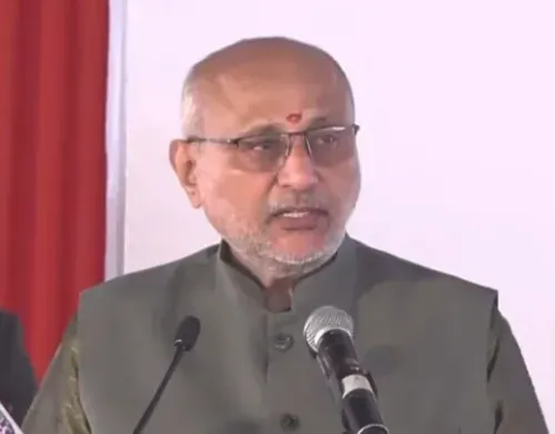 वंदे मातरम की 150वीं वर्षगांठ पर उपराष्ट्रपति राधाकृष्णन ने भारत मंडपम से हर घर तिरंगा बाइक रैली को रवाना किया