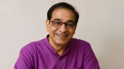 क्या ज्ञान चतुर्वेदी की रचनाएं व्यंग्य के जरिए समाज की नब्ज टटोलती हैं?