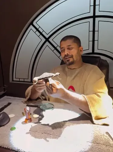 वाजिद खान: कला की नई परिभाषा, जहां हथौड़े और कीलें बनाती हैं अनोखी चित्रकला