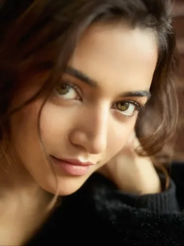 What Late-Night Thoughts Did Wamiqa Gabbi Share Before Calling It a Day?