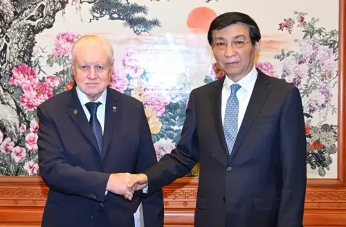 क्या वांग हुनिंग ने जस्ट रशिया पार्टी के कार्यकर्ताओं के प्रतिनिधिमंडल से मुलाकात की?