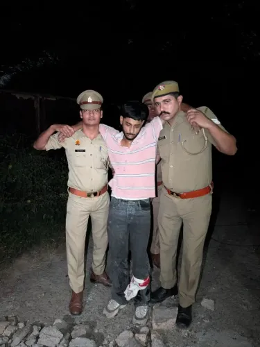 Wanted snatcher Aamir Ali arrested after Ghaziabad encounter, pistol and stolen bike seized