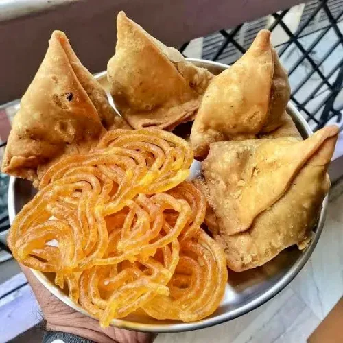 Could Warning Boards for Samosas & Jalebis Help Combat Obesity in India?