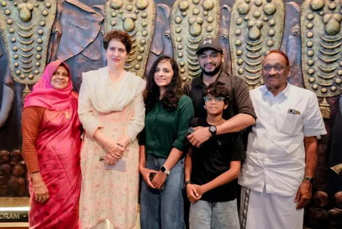 एवरेस्ट फतह करने वाली केरल की तीसरी महिला जुहरा चेरुकुपल्ली से मिलीं प्रियंका गांधी, वायनाड में दी बधाई