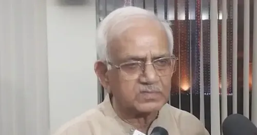 पश्चिम बंगाल विधानसभा: स्पीकर से मुलाकात नहीं मिली तो TMC नेता शोभनदेव चट्टोपाध्याय चैंबर के बाहर धरने पर बैठे