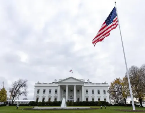 How is the White House defending ICE's role after the Minneapolis shooting?