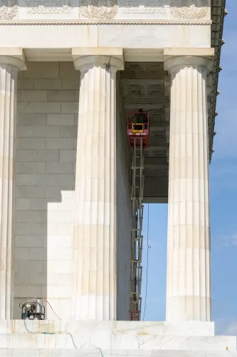 White House Shares Image of Lincoln Statue at Memorial