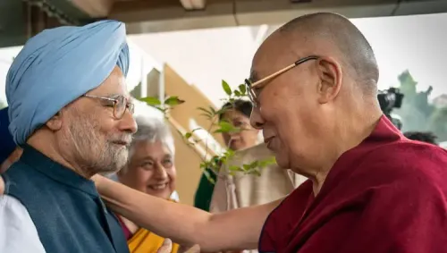 Dalai Lama Remembers Manmohan Singh in His Prayers