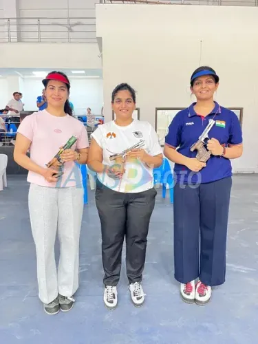 राही सरनोबत ने जीता विमेंस 25 मीटर पिस्टल टी4 फाइनल, मनु भाकर दूसरे स्थान पर