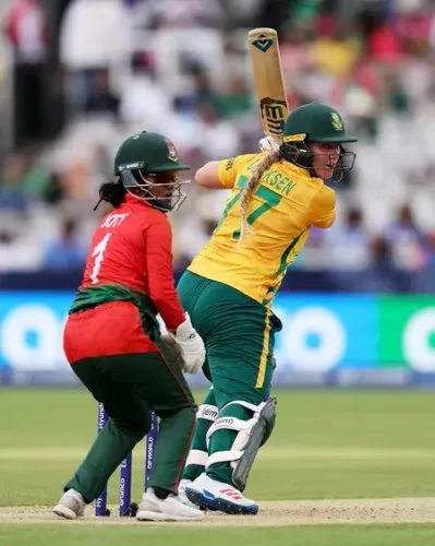 Women's T20 WC: South Africa beat Bangladesh by 4 wickets, SF hopes hinge on Australia