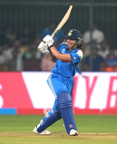 Why Does Sophie Devine Hold Smriti Mandhana in Such High Regard?
