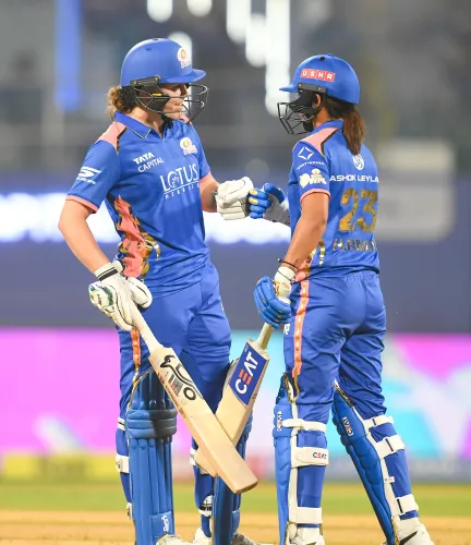 Can Mumbai Indians Secure Victory with Harmanpreet and Sciver-Brunt's Fifties?