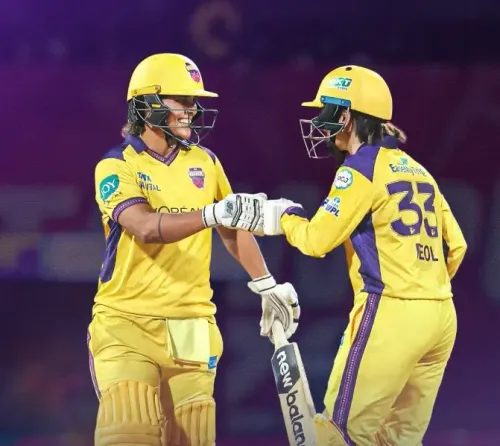 क्या मुंबई इंडियंस ने टॉस जीतकर यूपी वॉरियर्ज को चुनौती दी?