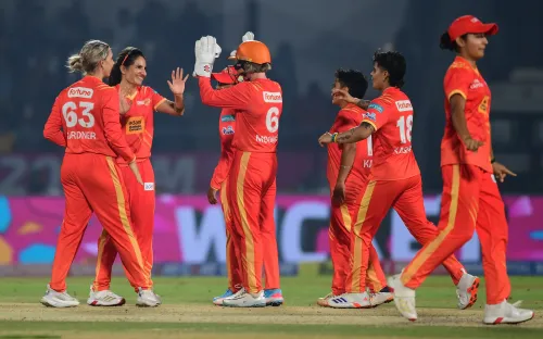 क्या गुजरात जायंट्स ने यूपी वॉरियर्स के खिलाफ 45 रन से जीत के साथ प्वाइंट्स टेबल में लंबी छलांग लगाई?