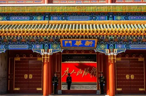 शी चिनफिंग ने सीपीसी स्थानीय समिति की कार्य नियमावली पर महत्वपूर्ण बैठक की अध्यक्षता की