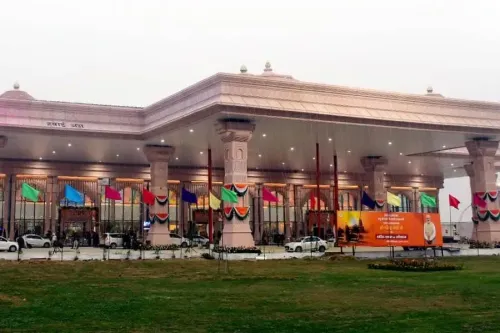 क्या योगी सरकार में अयोध्या एयरपोर्ट की शुरुआत ने 7 लाख यात्रियों का आंकड़ा पार किया?