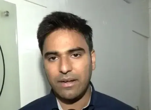 क्या जाकिर हुसैन कॉलेज में छात्रों के दो गुटों में झड़प हुई? एनएसयूआई अध्यक्ष वरुण चौधरी ने लगाए गंभीर आरोप