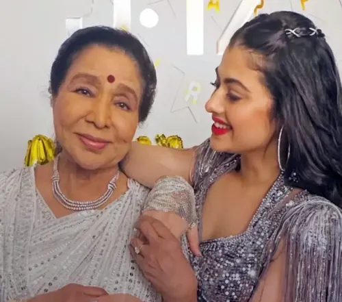 Zanai Bhosle's phone wallpaper honours late grandmother Asha Bhosle