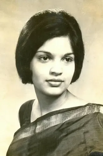Zeenat Aman Remembers the Day Her Mother Dressed Her in a Saree for Her First Professional Photo