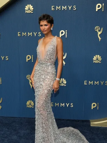 Zendaya debuts pixie cut at 78th Emmy Awards, loses to Rhea Seehorn