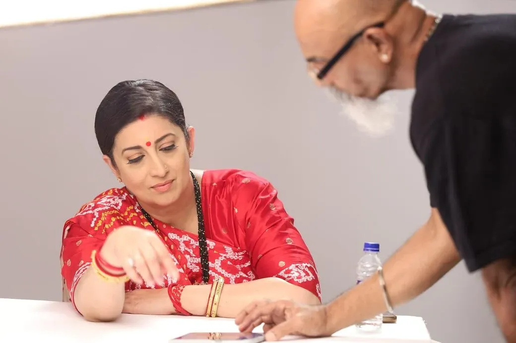 Did Smriti Irani Just Recommend Watching Brad Pitt's ‘F1’?